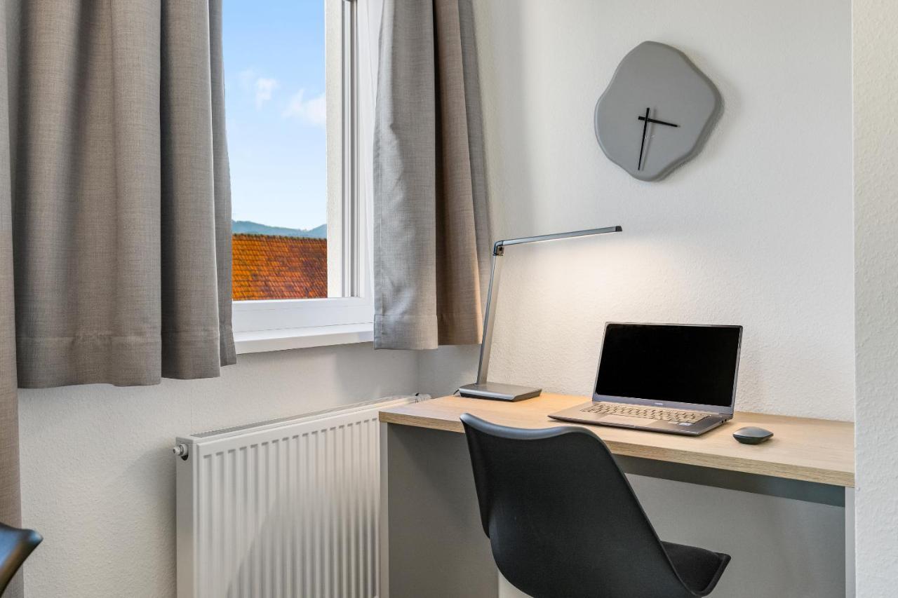 Empire Living: Denzlingen Marktplatz מראה חיצוני תמונה