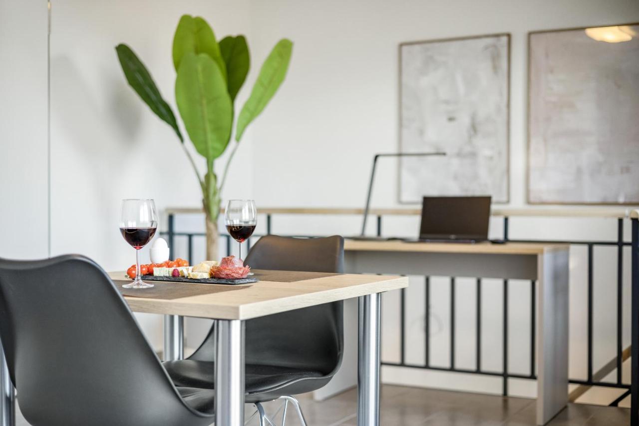 Empire Living: Denzlingen Marktplatz מראה חיצוני תמונה